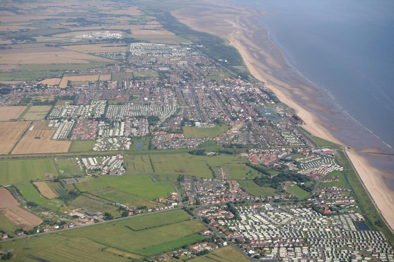 6 Berth Caravan For Hire By The Beach In Heacham, Norfolk Ref 21038C Exterior foto