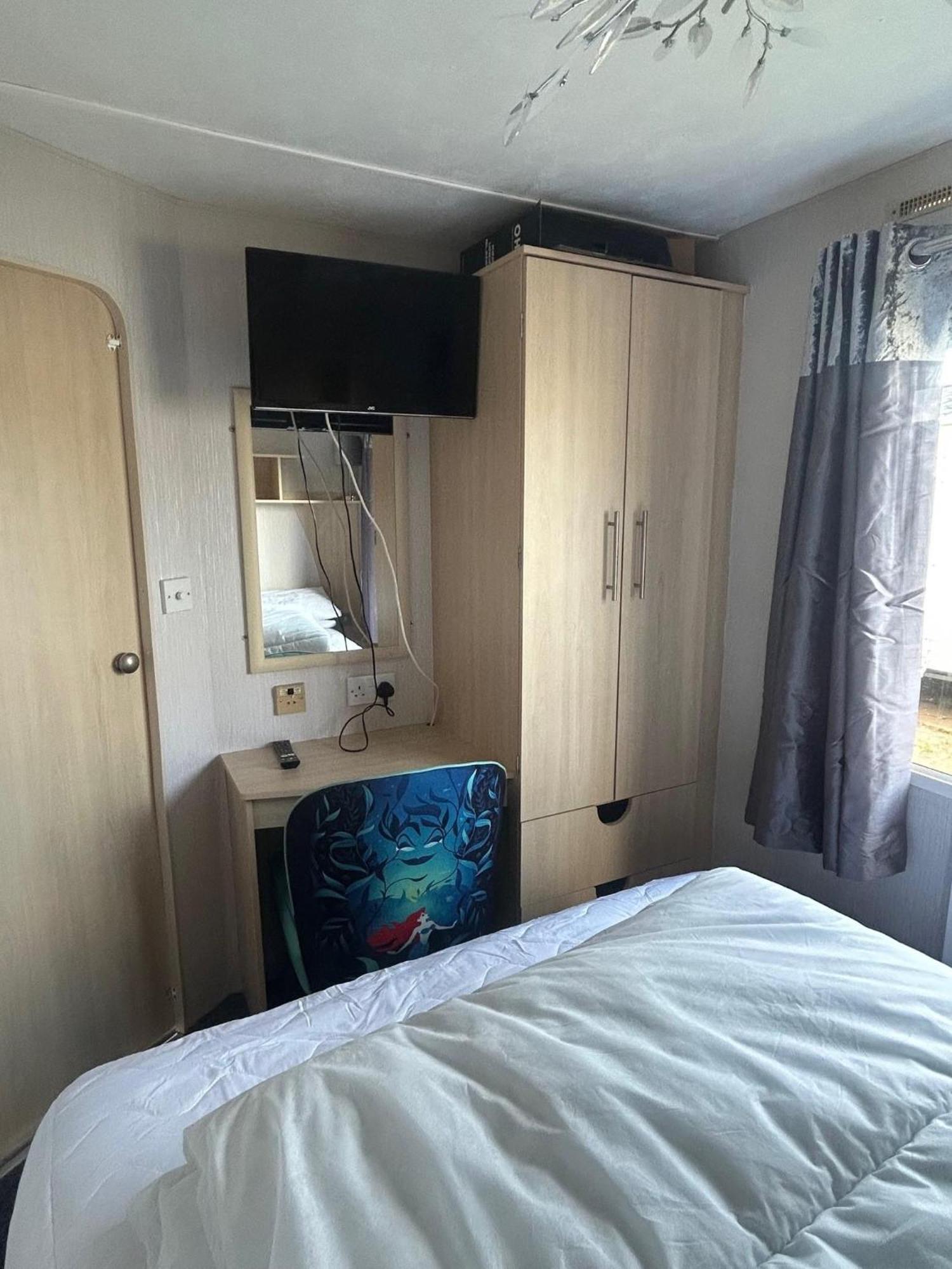 6 Berth Caravan For Hire By The Beach In Heacham, Norfolk Ref 21038C Exterior foto